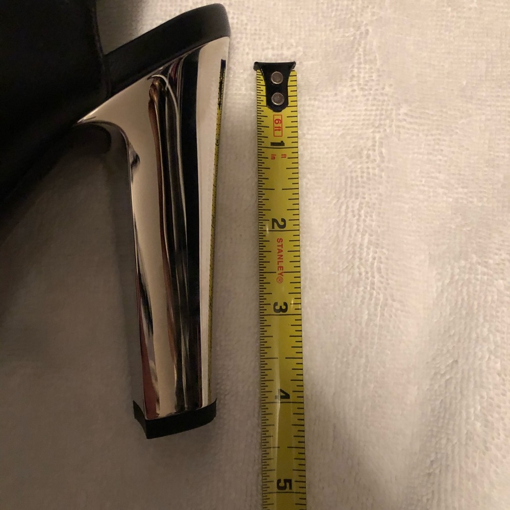 ❌SOLD❌Chanel Mirrored Heels - Picture 5 of 7